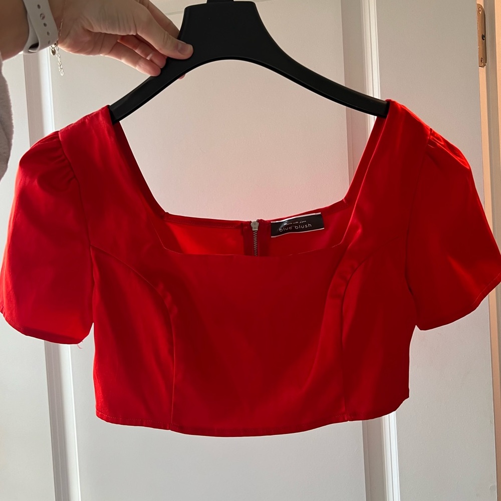 Cherry red, short-sleeved crop top